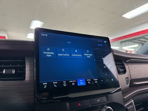 Used 2022 Ford Expedition Limited image 23