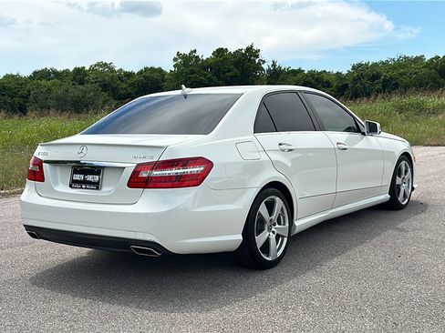 Used 2011 Mercedes-Benz E 350 4MATIC Sedan image 8