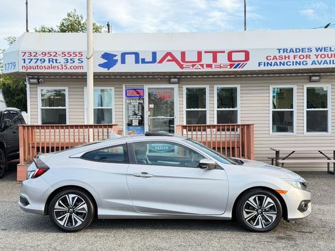 Used 2016 Honda Civic EX-T image 3