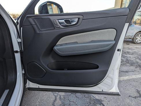 Used 2022 Volvo XC60 B5 R-Design w/ Advanced Package image 29