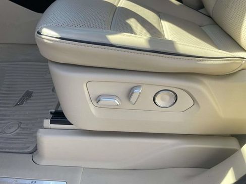 Certified 2021 Cadillac Escalade ESV Premium Luxury AWD/4WD image 13