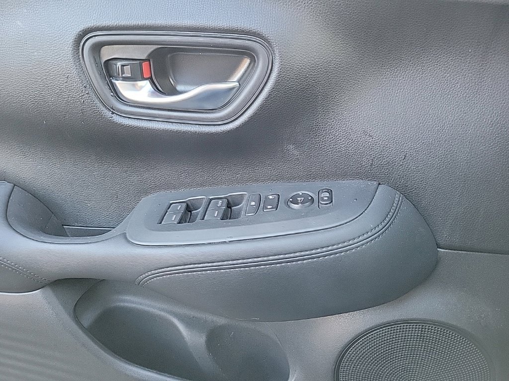 Used 2023 Honda HR-V LX image 11