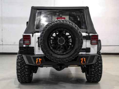 Used 2015 Jeep Wrangler Sport w/ Quick Order Package 24S AWD/4WD image 9