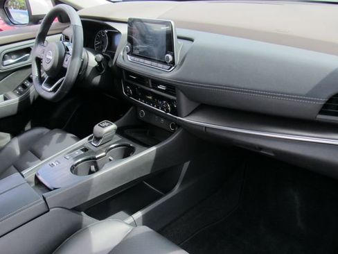 Certified 2023 Nissan Rogue SV w/ SV Premium B Package FWD image 12
