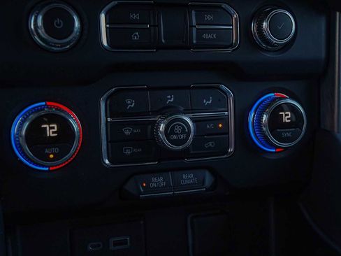 Used 2022 GMC Yukon XL SLE w/ Gmc Pro Safety Plus Package image 19