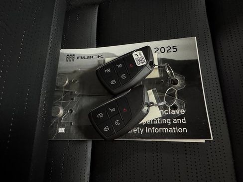 Used 2025 Buick Enclave Sport Touring image 29