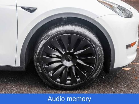Used 2024 Tesla Model Y Long Range AWD/4WD image 8