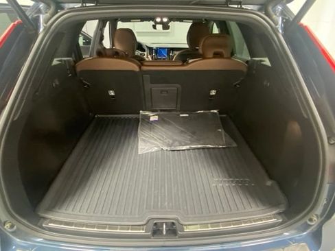 Used 2024 Volvo XC60 B5 Plus w/ Climate Package AWD/4WD image 9