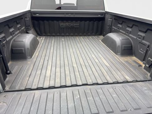 Used 2025 GMC Sierra 1500 AT4 w/ AT4 Premium Package AWD/4WD image 75