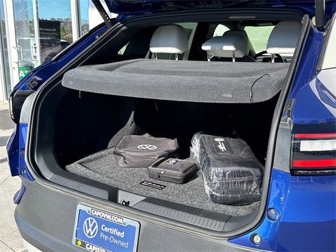 Certified 2022 Volkswagen ID.4 Pro S w/ Gradient Package image 12