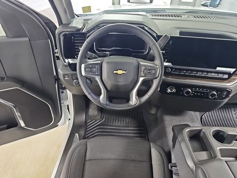 Used 2024 Chevrolet Silverado 1500 LT AWD/4WD image 19