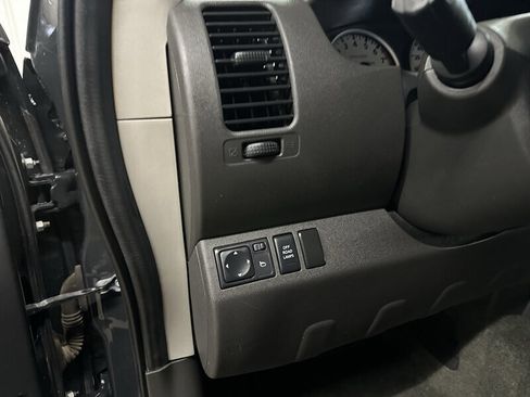 Used 2012 Nissan Xterra PRO-4X AWD/4WD image 26