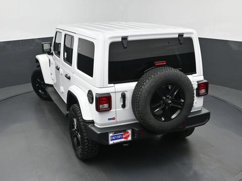 Used 2022 Jeep Wrangler Unlimited Sahara AWD/4WD image 35