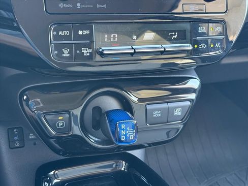 Used 2017 Toyota Prius Four FWD image 18