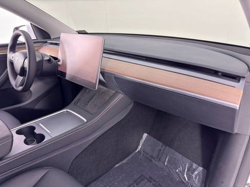 Used 2024 Tesla Model Y Long Range image 15