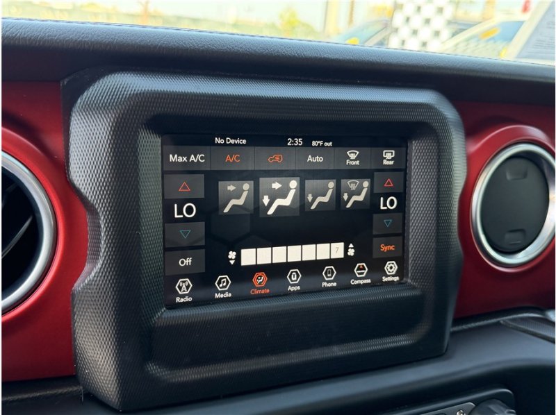 Used 2018 Jeep Wrangler Unlimited Rubicon AWD/4WD image 47