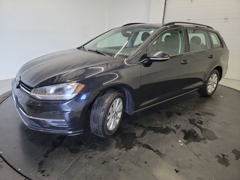 Used 2019 Volkswagen Golf S FWD image 3