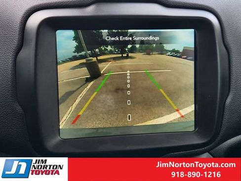 Used 2022 Jeep Renegade Latitude w/ Convenience Group AWD/4WD image 19