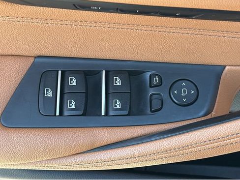 Used 2021 BMW 540i w/ Premium Package RWD image 27