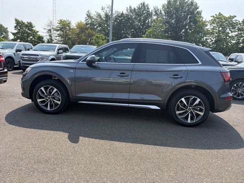 Used 2023 Audi Q5 2.0T Premium Plus w/ Premium Plus Package AWD/4WD image 2