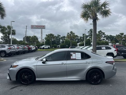 Used 2022 Toyota Camry XSE w/ Carpet Mat Package (TMS) FWD image 7