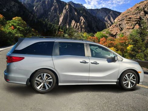 Used 2023 Honda Odyssey Touring image 2