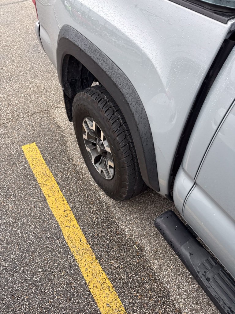 Used 2018 Toyota Tacoma TRD Off-Road AWD/4WD image 10