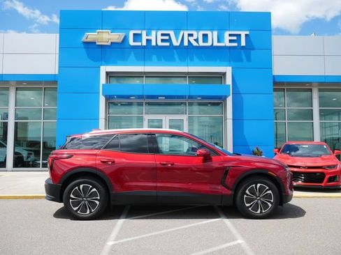Used 2024 Chevrolet Blazer EV LT AWD/4WD image 25