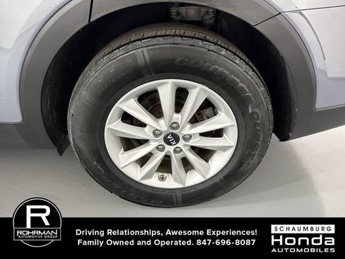 Used 2020 Kia Sorento LX AWD/4WD image 5