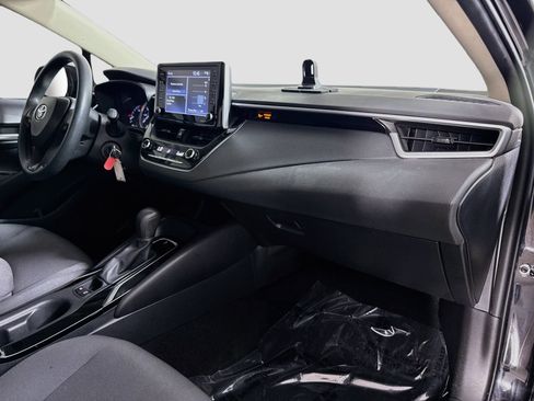 Used 2021 Toyota Corolla LE FWD image 30