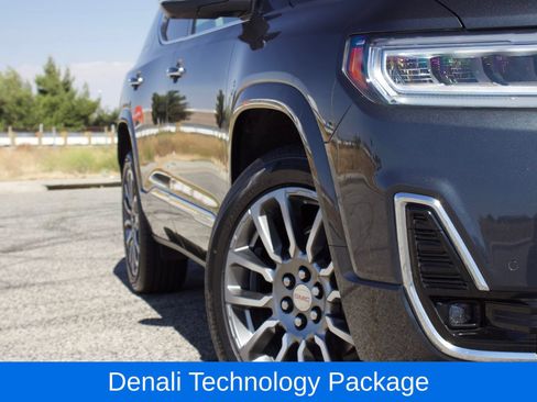 Used 2022 GMC Acadia Denali w/ Denali Technology Package FWD image 4