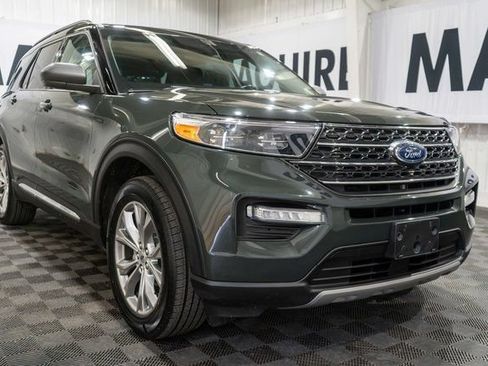 Used 2022 Ford Explorer XLT w/ Equipment Group 202A AWD/4WD image 4