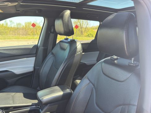 Used 2023 Jeep Compass Limited w/ Elite Group AWD/4WD image 18