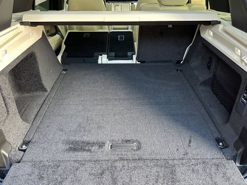 New 2025 Land Rover Range Rover SE image 27