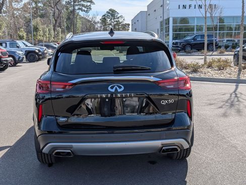 Used 2019 INFINITI QX50 Essential w/ Premium Heat Package image 4