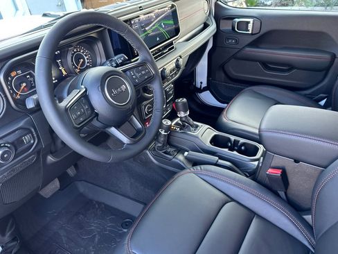 New 2026 Jeep Wrangler Unlimited Rubicon image 12