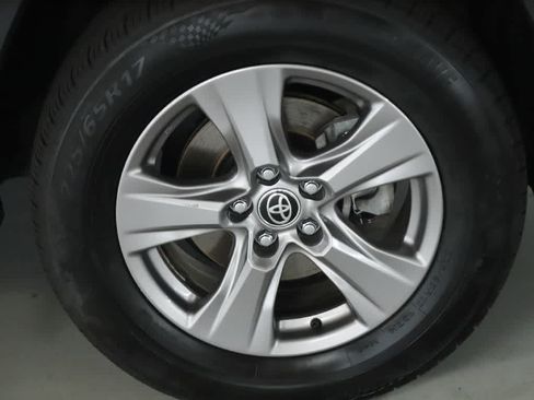Used 2023 Toyota RAV4 XLE AWD/4WD image 10