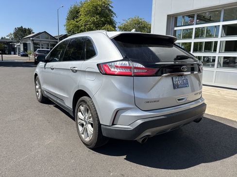 Used 2019 Ford Edge Titanium AWD/4WD image 3