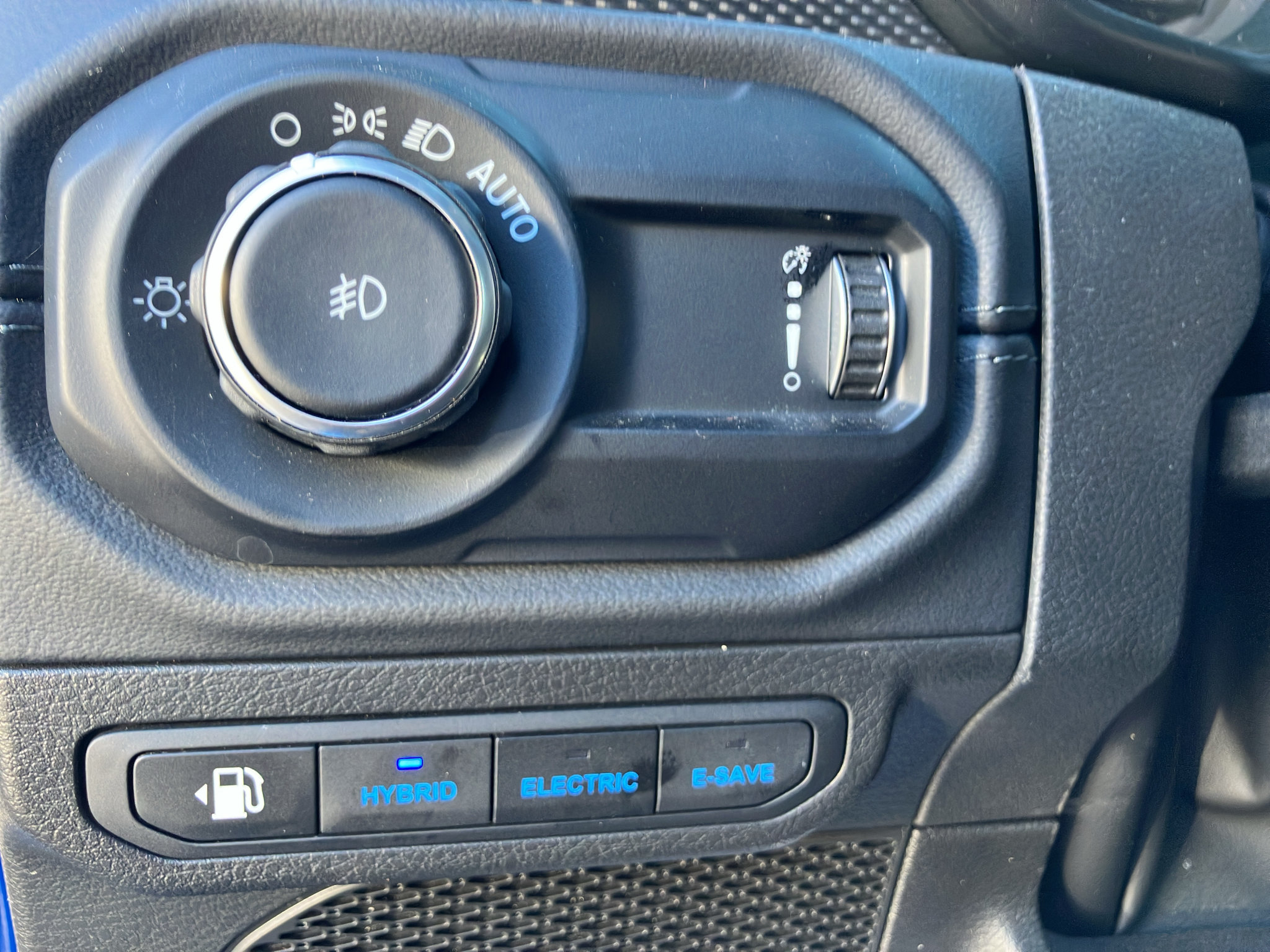 Used 2024 Jeep Wrangler Unlimited Rubicon 4xe AWD/4WD image 14