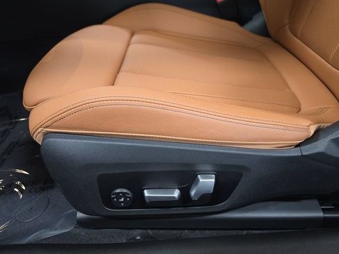 Used 2024 BMW 430i Coupe w/ Convenience Package RWD image 25