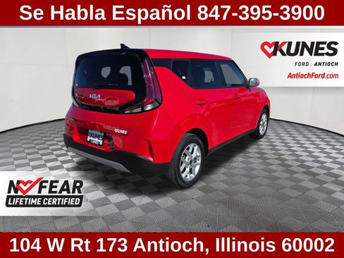 Used 2025 Kia Soul LX w/ LX Technology Package FWD image 9