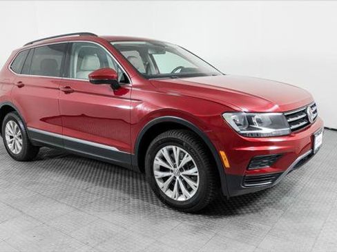 Used 2018 Volkswagen Tiguan SE w/ Panoramic Sunroof Package AWD/4WD image 11