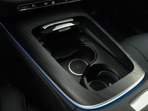 Used 2025 Mercedes-Benz E 350 4MATIC Sedan image 7