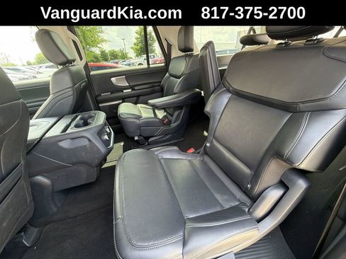 Used 2025 Ford Expedition Max Platinum AWD/4WD image 28