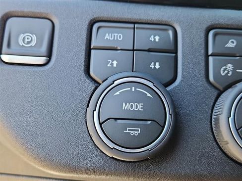 New 2026 Chevrolet Silverado 1500 LTZ w/ LTZ Premium Package AWD/4WD image 19