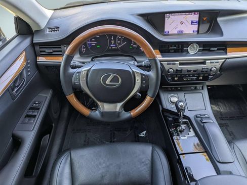 Used 2013 Lexus ES 300h w/ Luxury Pkg FWD image 28