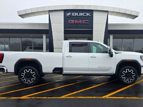 New 2025 GMC Sierra 2500 Denali w/ Denali Reserve Package AWD/4WD image 9