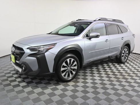 Used 2023 Subaru Outback Touring AWD/4WD image 2