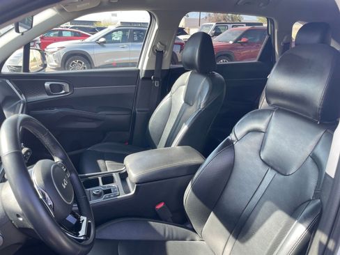Used 2024 Kia Sorento S FWD image 39