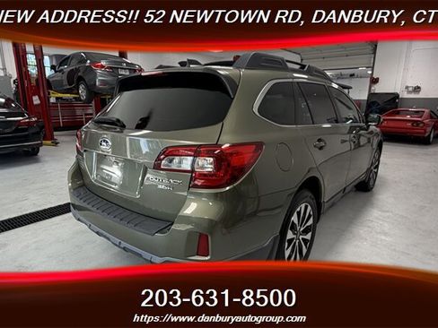 Used 2017 Subaru Outback 3.6R Limited AWD/4WD image 5